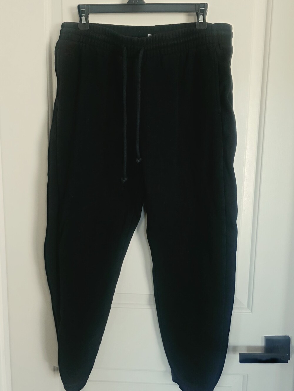 Aritzia TNA Women's Black Fleece Jogger Pants L Tapered Leg Boyfriend Fleece